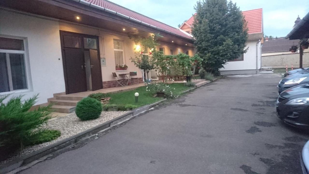 Nobilis Apartman エゲル エクステリア 写真