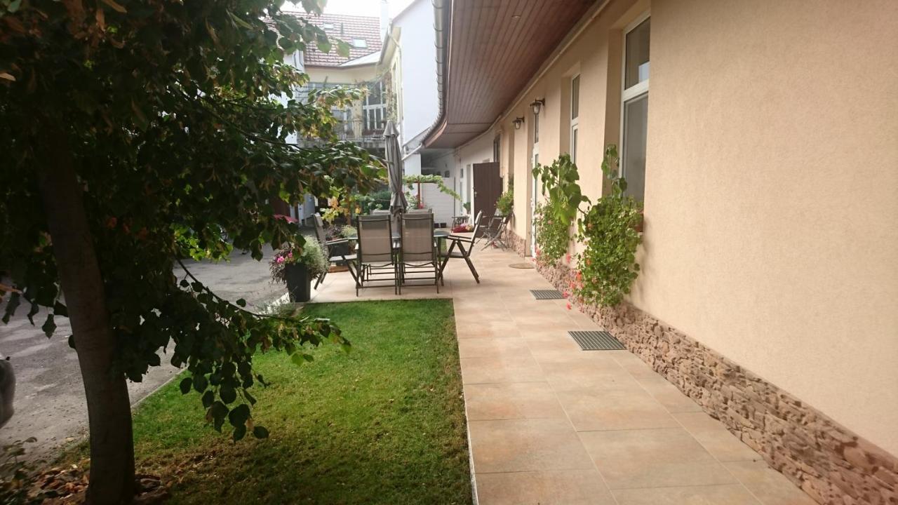 Nobilis Apartman エゲル エクステリア 写真