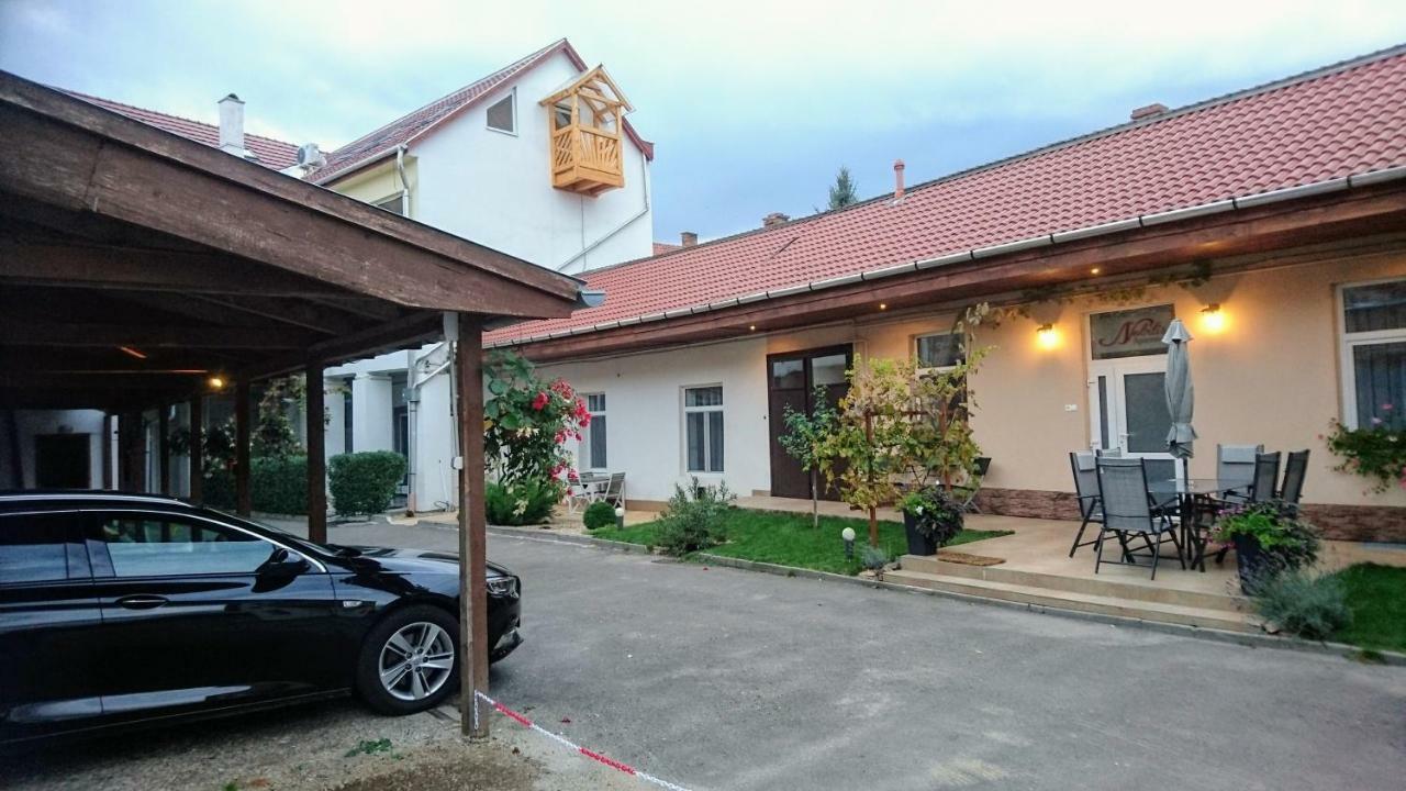 Nobilis Apartman エゲル エクステリア 写真